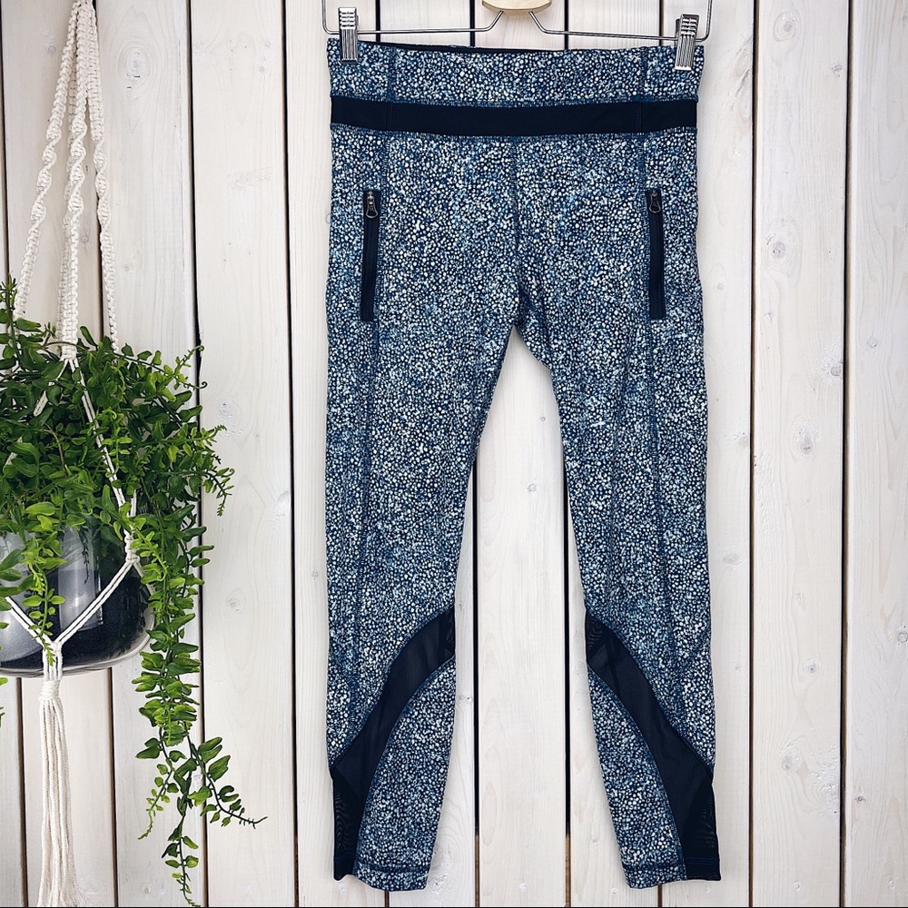 lululemon | Inspire II Crop in Floral Blues